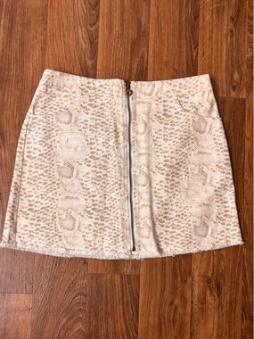 She + Sky Beige Animal-Print Mini Skirt with Front Zipper